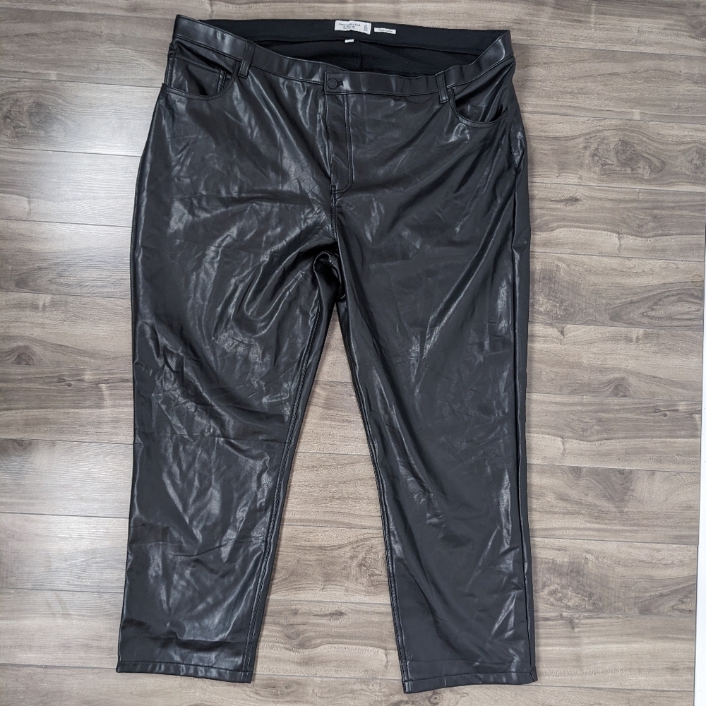 Abercrombie 90's Straight Ultra High Rise Vegan Leather Pants Size 24R